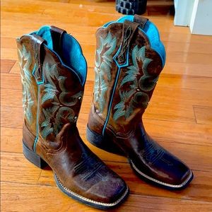 Ariat cowgirl boots